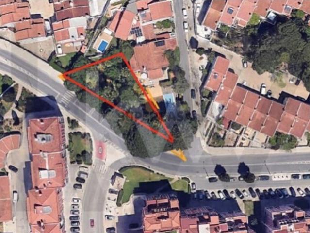 Terreno Urbano em Carcavelos para Venda