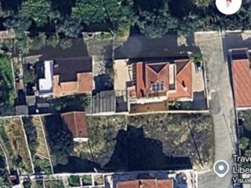 Terreno urbano em Fanhões com 600m²