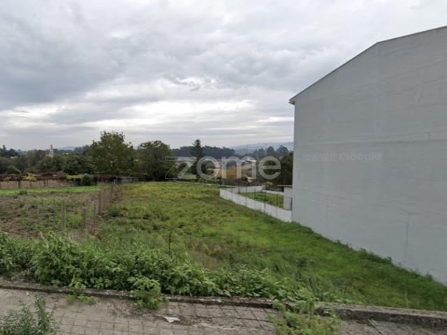 Terreno urbano em Lama Santo Tirso