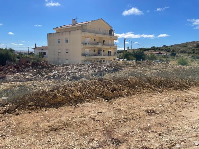 Terreno Urbano em Loteamento Aprovado Montemor