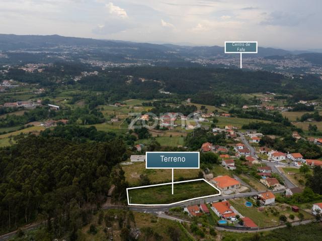 Terreno Urbano em Revelhe com 2.250m²