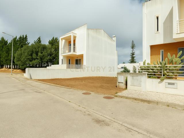 Terreno Urbano em Sesimbra – 85.000€