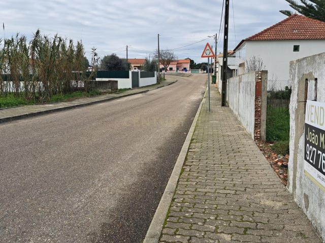 Lote Urbano de 953m² para Construção em Foros de Arrão