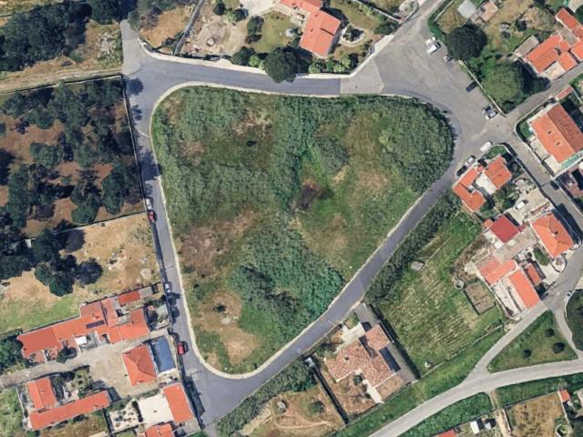 Terreno urbano integrado em loteamento aprovado, viabilidade de construção de moradia unifamiliar