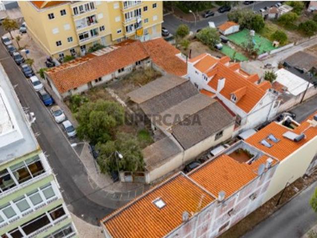 Terreno Urbano junto do Jamor e do Tejo