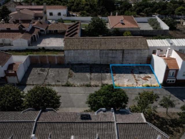 TERRENO URBANO NA VILA DE ALPIARÇA, SANTARÉM, PORTUGAL