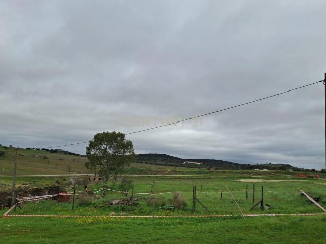 Terreno urbano no Alentejo, em Santana de Cambas, Mértola