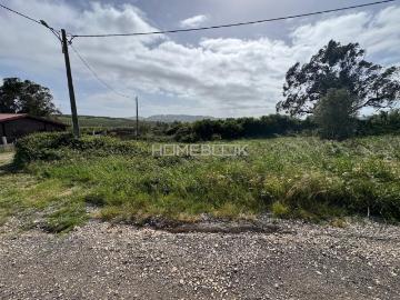Terreno urbano no Bairro Novo do Casal da Serra em Santo Antão do Tojal em Loures