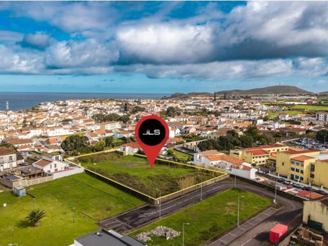 Terreno Urbano no Centro da Ribeira Grande com 3530 m2
