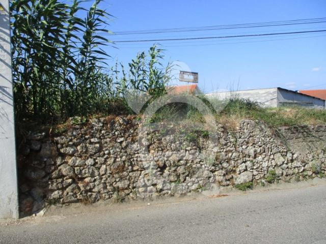 Terreno Urbano para Moradia Isolada em Casével