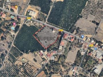 Terreno Urbano para a Construção de 3 moradias