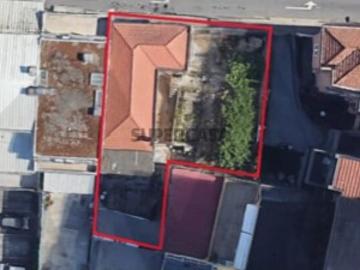 Terreno Urbano para construção 1078m2 acima do solo, no centro do Porto