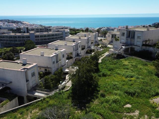 Terreno Urbano para construção de 557m2 com vista mar em Albufeira