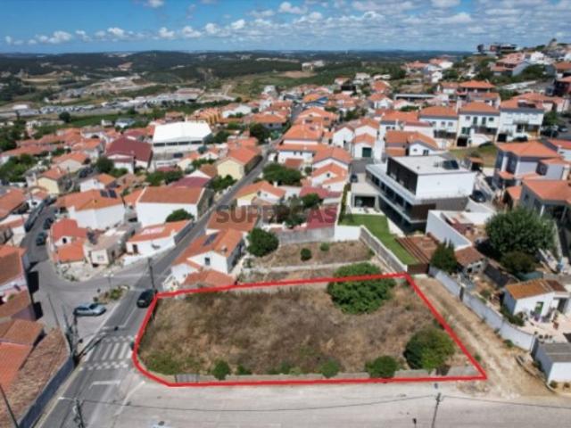 Terreno urbano para construção de moradia no Varatojo