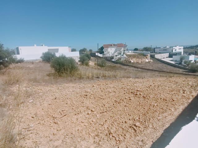 Terreno Urbano para Construção de Moradia | 1.060 m² | Torres Novas