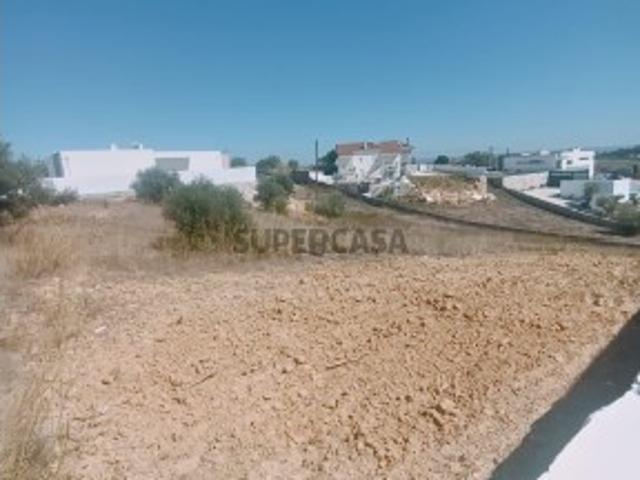 Terreno Urbano para Construção de Moradia | 1.060 m² | Torres Novas