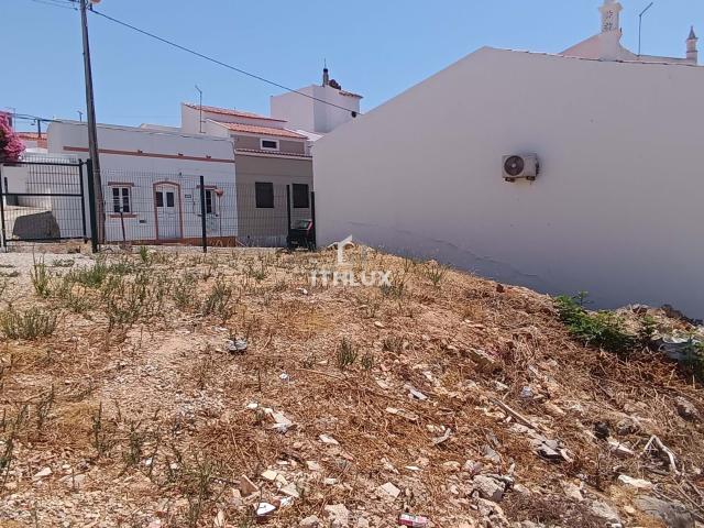 Terreno urbano para construção de moradia