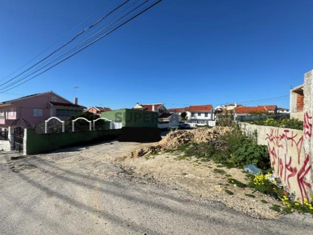 Terreno Urbano para Construção em V. Cavala Charneca da Caparica