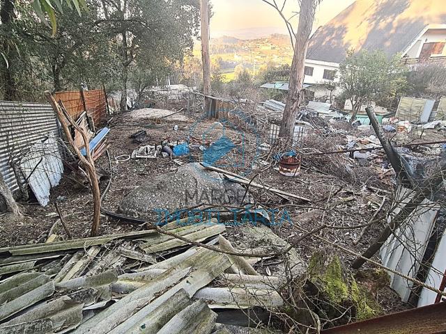 Terreno urbano para construção em Brufe com 918m2