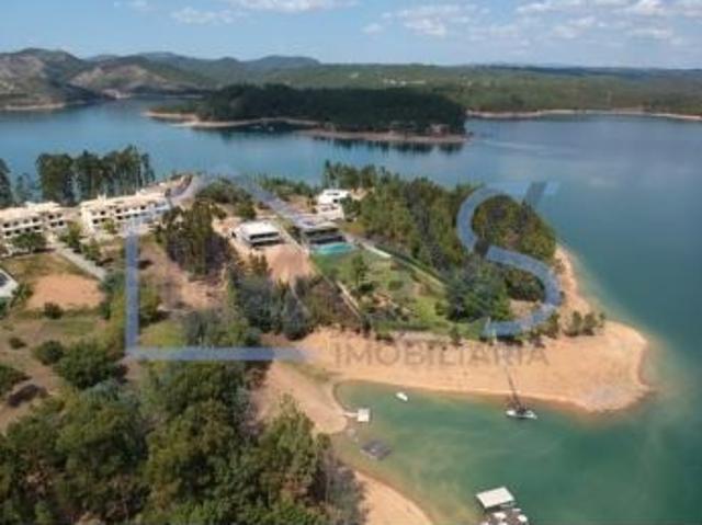 Terreno urbano para construção localizado na Quinta da Martinela Rio Fundeiro