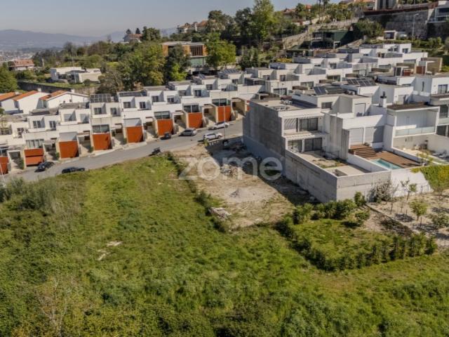 Terreno Urbano para Construção | Lugar da Naia Braga