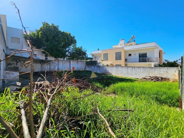 Terreno Urbano para construção moradia unifamiliar T3 em Calvário, Estômbar, Lagoa