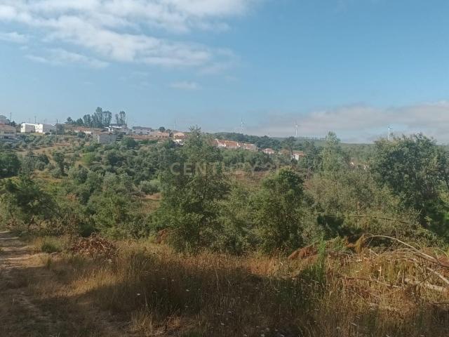 Terreno Urbano para construção no Arrabal, 1.850m2