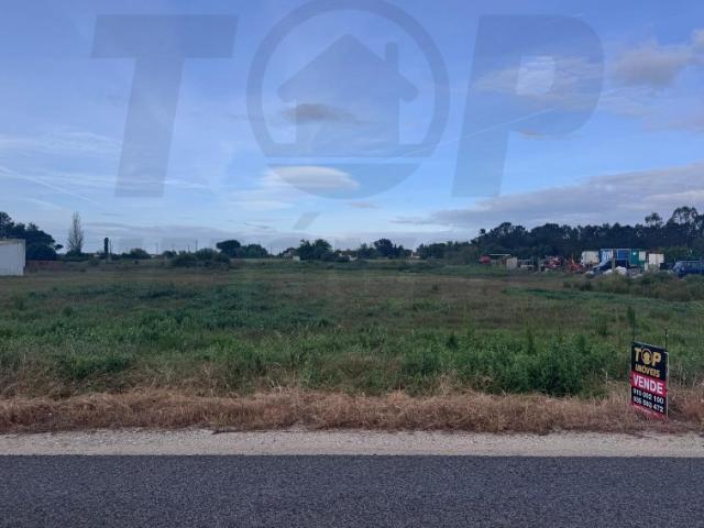 Terreno urbano para loteamento com 10720m2 Foros de Salvaterra 200.000€