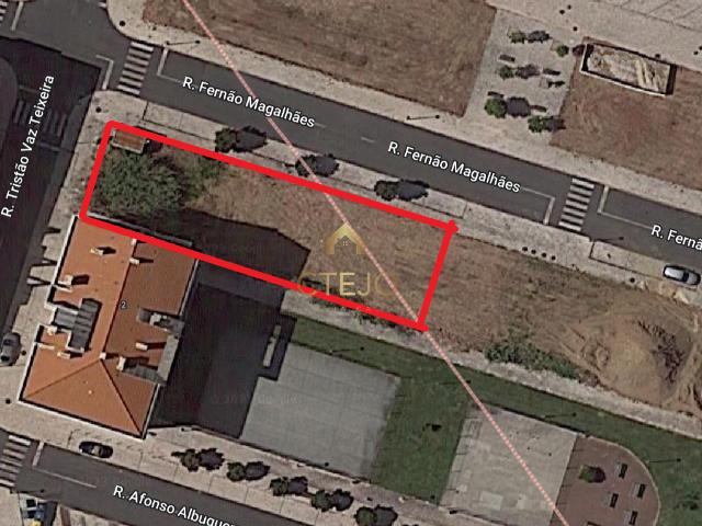 Terreno Urbano para 18 apartamentos Empreiteiros