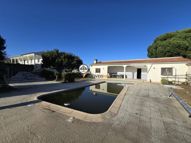Terreno Urbano Quinta com casa de habitação, com piscina,armazém e anexos,Venda, Castelo Branco