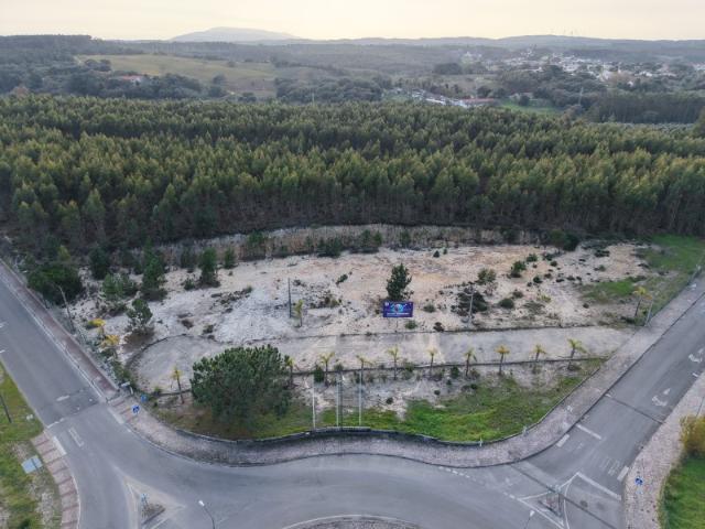 Terreno urbano Rio Maior*RIOMAGIC