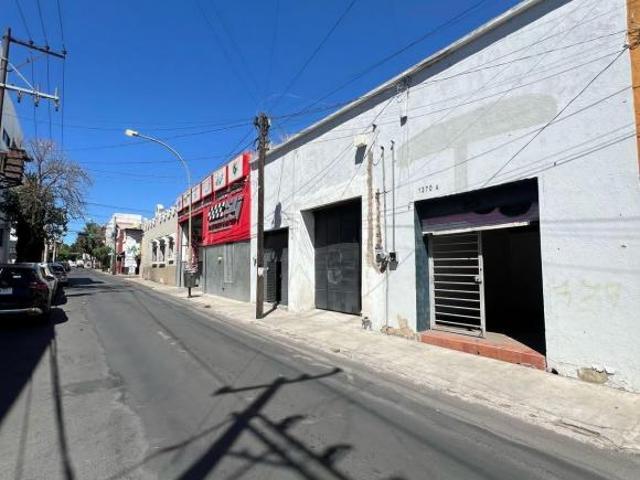 Terreno uso de suelo mixto con locales comerciales, permite desarrollo vertical