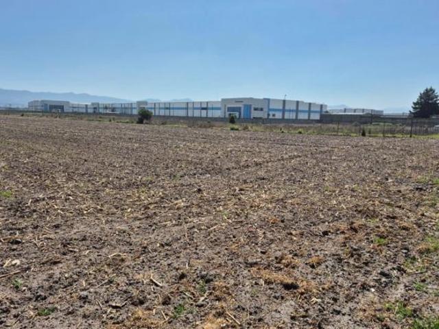 Terreno uso industrial mide 9,907m2