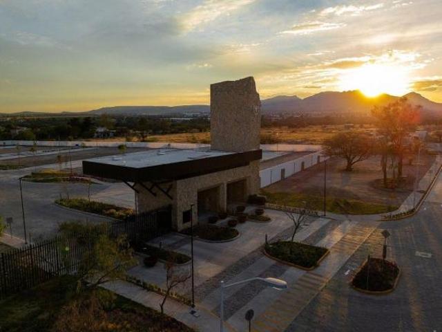 Terreno venta en Aguascalientes Hacienda Paraíso frente al área común