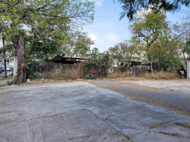 Terreno Venta esquina 2182 metros Centro de San Nicolas de los Garza