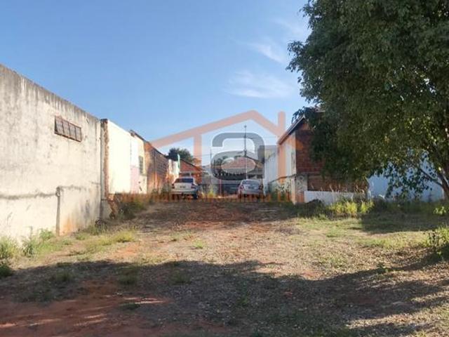 TERRENO VILA DOS LAVRADORES BOTUCATU / SP