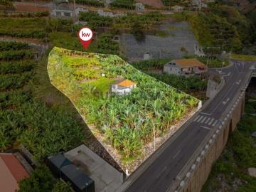 Terreno Visionário na Madalena do Mar | 2.222m² com Potencial Turístico e Habitacional