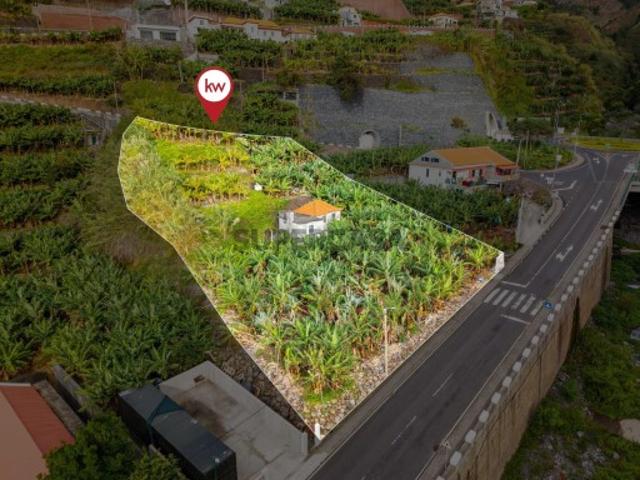 Terreno ideal para investimento turístico na Madalena Do Mar