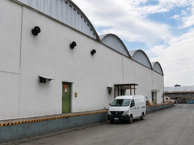 Terreno y Bodega Industrial en Iztapalapa, CDMX en Venta y/o Renta de 45,000 m2