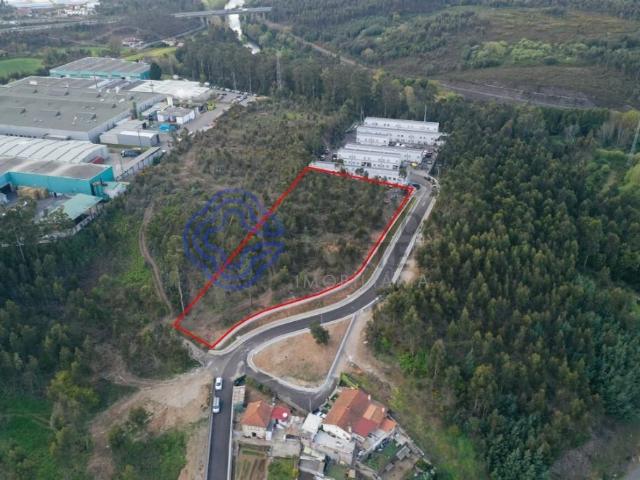 TERRENO ZONA INDUSTRIAL DA VÁRZEA EM SANTO TIRSO