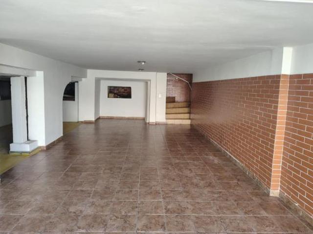 Terreno ZR3 com 659m² e 2 Casas | Excelente para Moradia ou Investimento