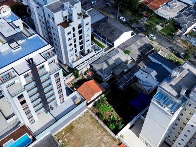 Terreno ZR4 à Venda no Bacacheri com 726 m² | Excelente Localização em Curitiba
