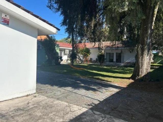 Terreno ZR4 em frente ao Parque Bacacheri com 1.098 m², face norte e potencial para edifício de até
