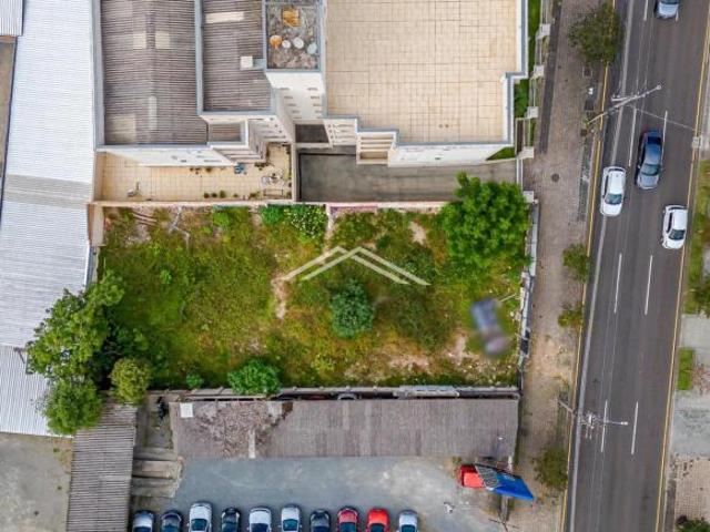 Terreno ZR 3 com 551 m², à venda no bairro Alto da XV