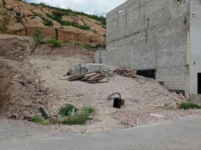 TERRENO 180 M2 ALTOZANO