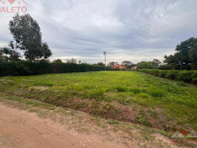 Terreno 1000 m² em condomínio fechado a venda na cidade de Porangaba interior de SP