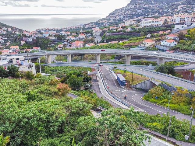 Terreno 1036m2 Câmara de Lobos
