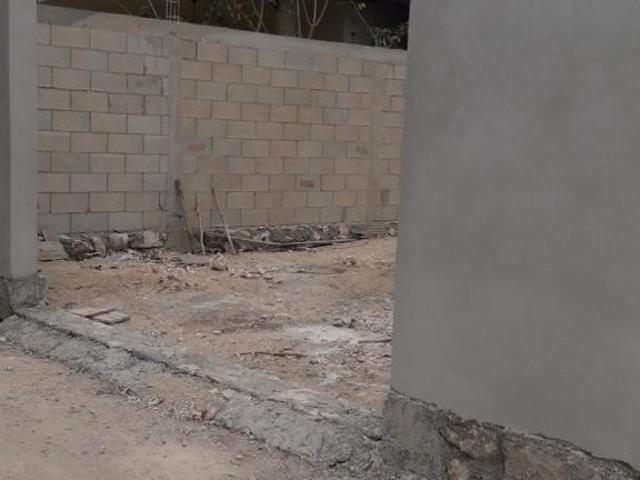 TERRENO 10 MTS DE FRENTE X 50 MTS DE FONDO BARDEADO EN CALLE 11