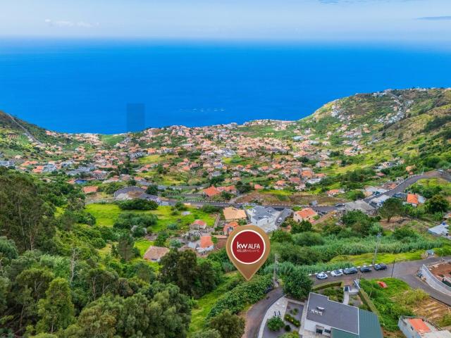 Terreno 1300,23m2 | Arco da Calheta | Construção