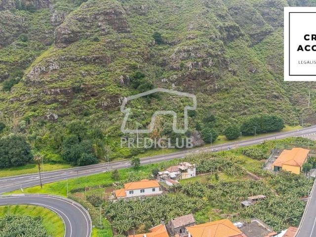 Terreno 1381 m2 com uma parte Urbana Ribeira Brava
